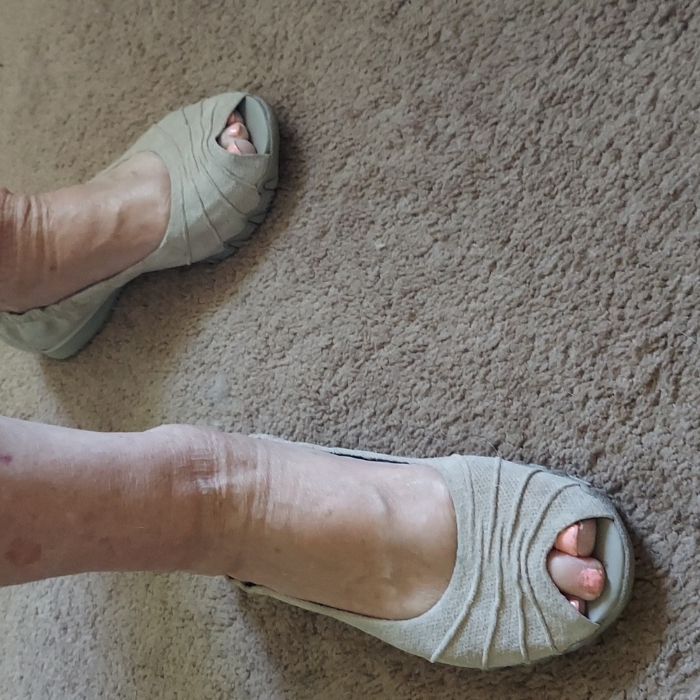 Women's  shoes